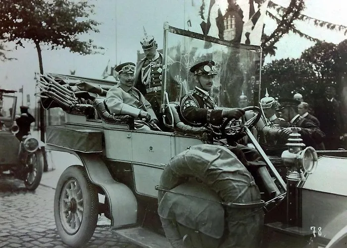 Wohnen Im Historischen Gebaeude Der Kaiserzeit